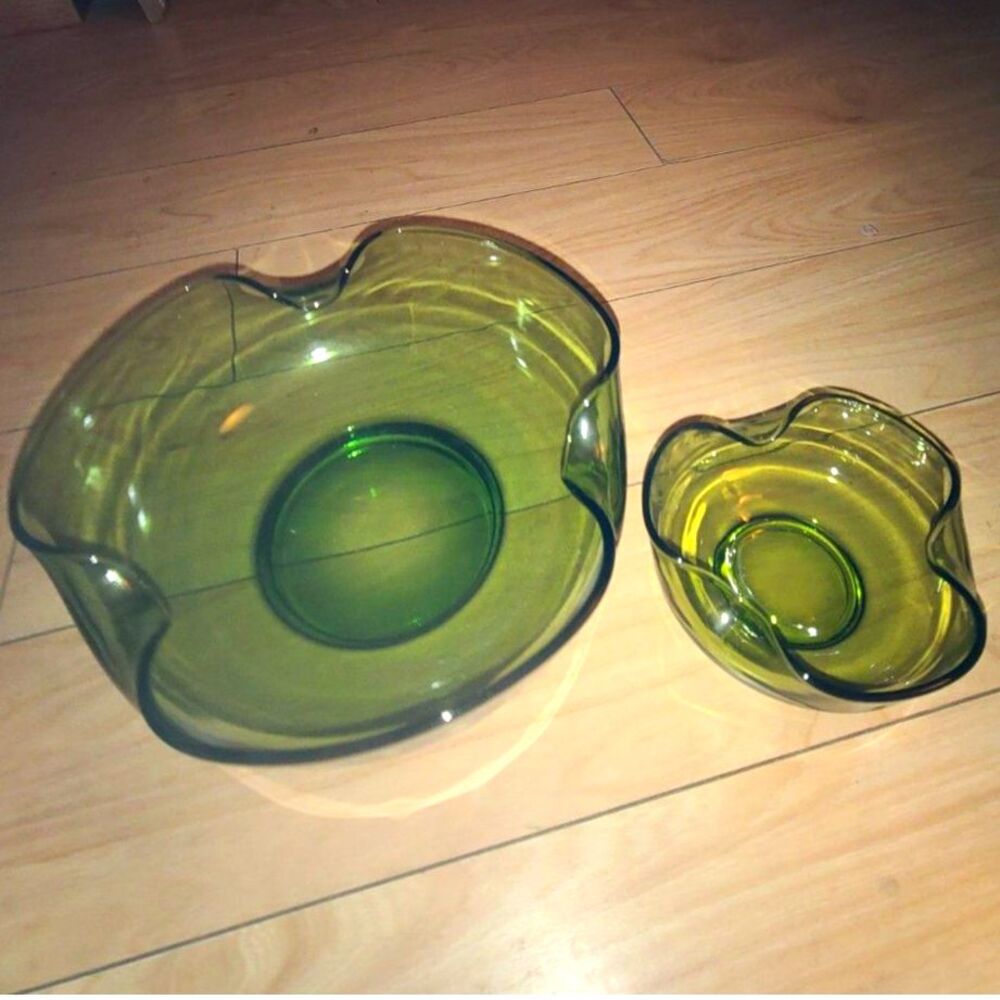 1970's Groovy Avocado Green‎ Glass Chip & Dip Scalloped Bowl Set Anchor Hocking